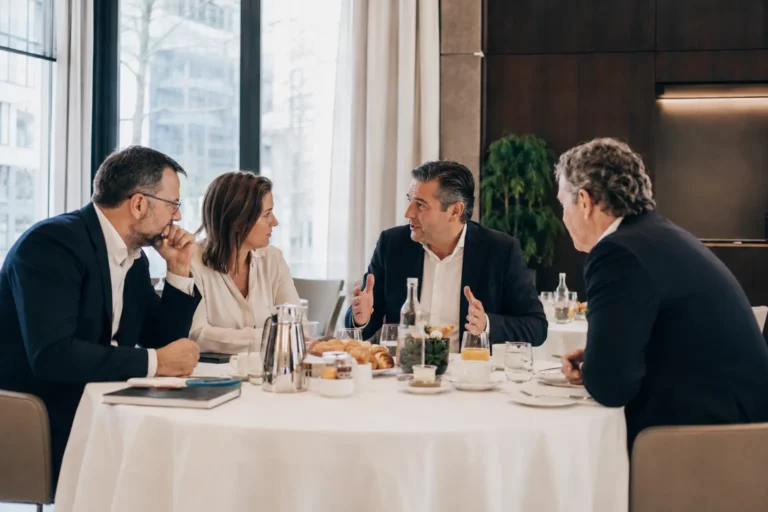 Dirigeants de fiduciaires réunis lors d'une Rencontre Capnoveris